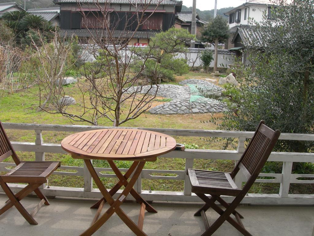 Guest House Oomiyake Naoshima Ruang foto