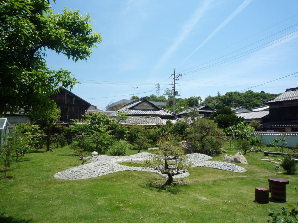 Guest House Oomiyake Naoshima Bagian luar foto