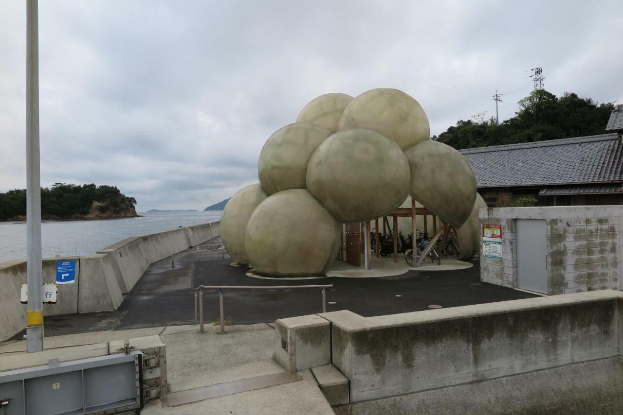 Guest House Oomiyake Naoshima Bagian luar foto