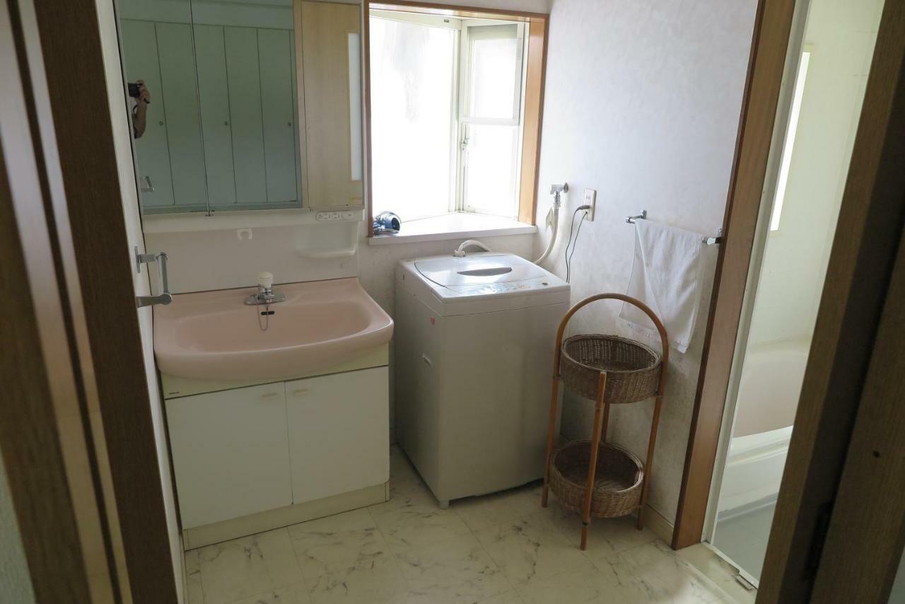 Guest House Oomiyake Naoshima Bagian luar foto